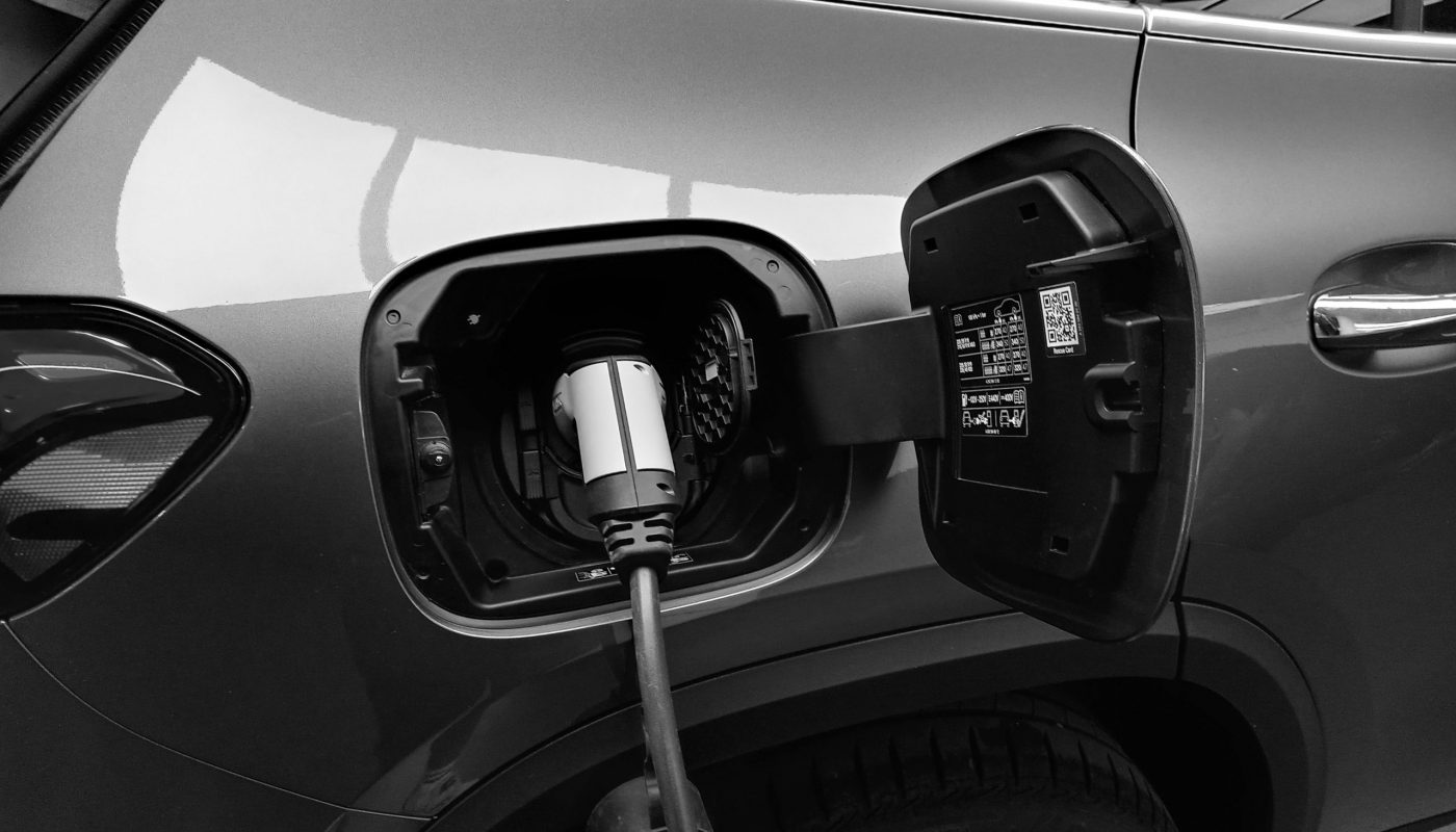 La batería de un coche eléctrico: ¿cómo cargarla correctamente? Los  fabricantes responden